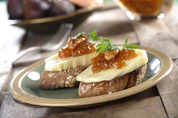 Canapé con confitura de higos