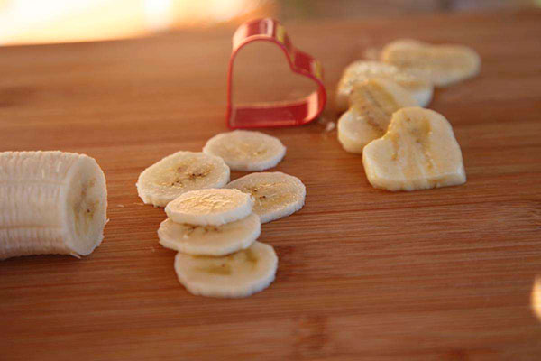 Plátano laminado con forma de corazón