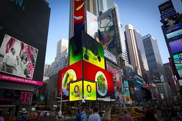 Campaña de Aceites de Oliva en el edificio American Eagle USA