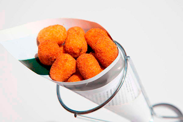 Croquetas con gamba roja