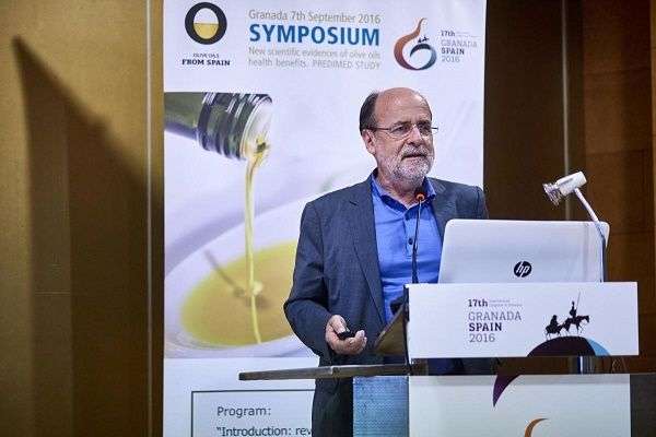 Aceites de Oliva de España difunde las virtudes saludables del nuestro oro líquido en el Congreso Internacional de Dietética