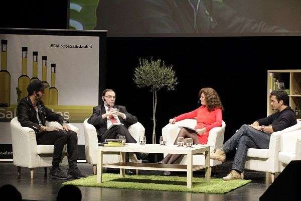 Diálogo entre Josef Ajram, el doctor José María Ordovás, Beatriz Pérez de Aranda y el cocinero Yayo Daporta