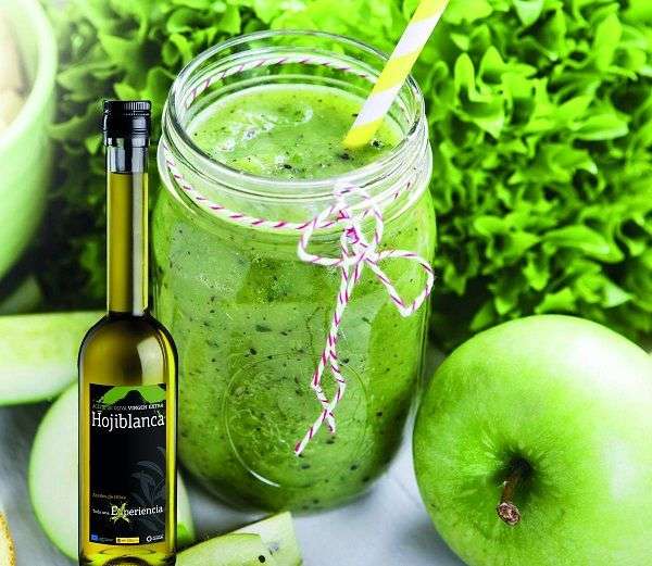 Olive D-Tox de zumo verdr con aceite de oliva virgen extra de la variedad hojiblanca