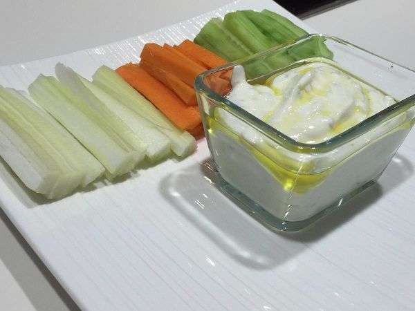 Salsa de Queso con aceite de oliva virgen extra de la variedad hojiblanca para unas exquisitas crudités de apertura