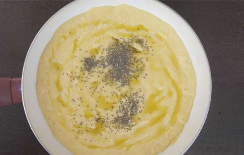 Salchicha con polenta agridulce y queso Gouda. Receta de Guga Rocha