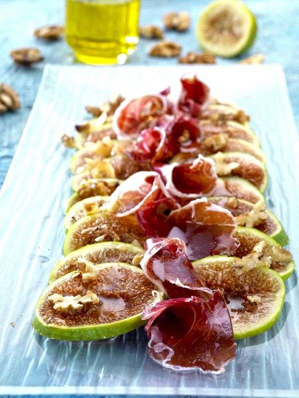 Higos con jamón y aceite de oliva