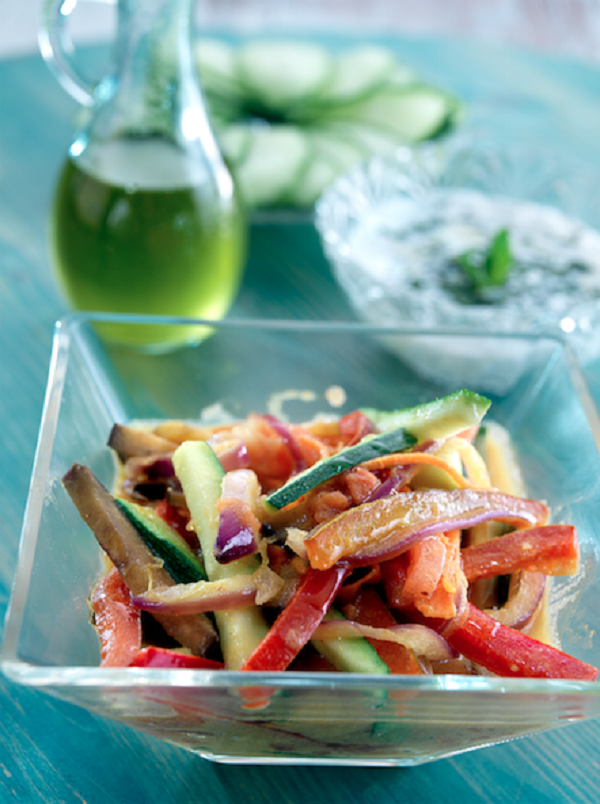 Verdura con salsa de yogur