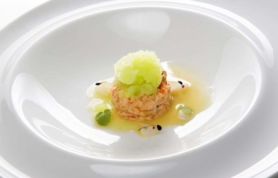 Tartar de cangrejo con jarabe de arce y litchis