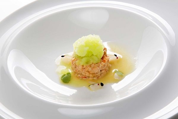 Tartar de cangrejo con jarabe de arce y litchis