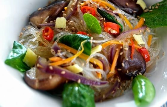 Fideos chinos salteados con verduras al wok