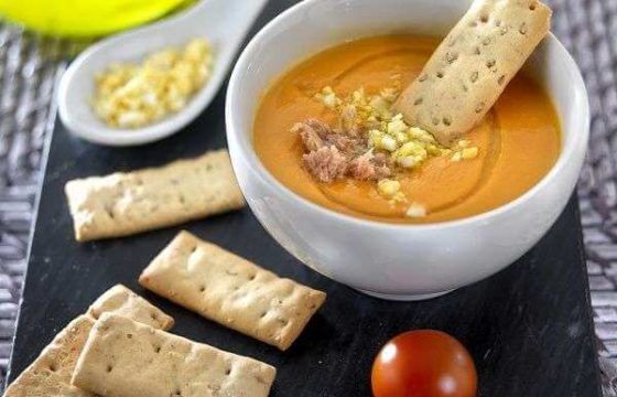 Salmorejo con atún