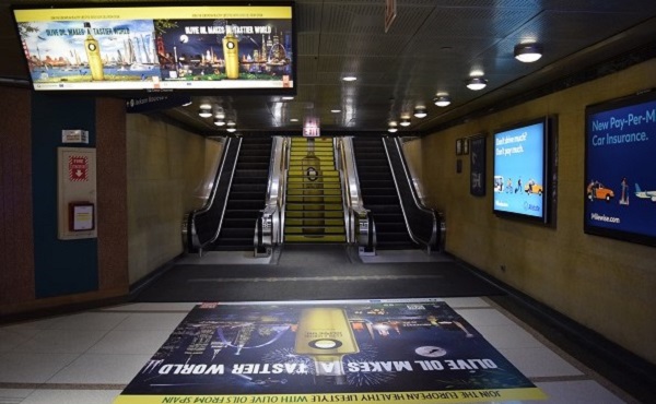 Publicidad en la Union Station de Chicago