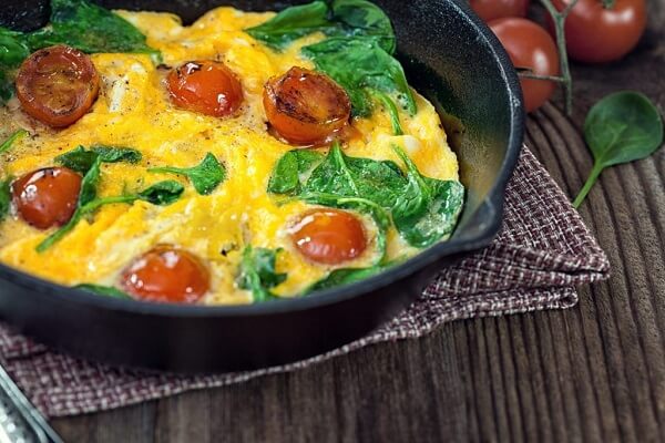 Tortilla de espinacas con aceite de oliva