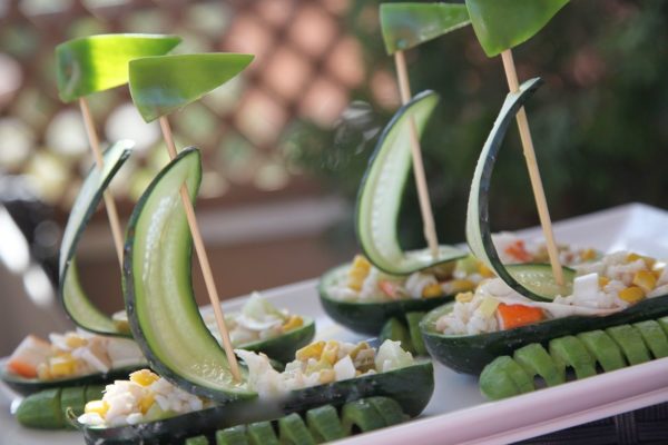 Barquitos de pepino rellenos. Receta fácil. 