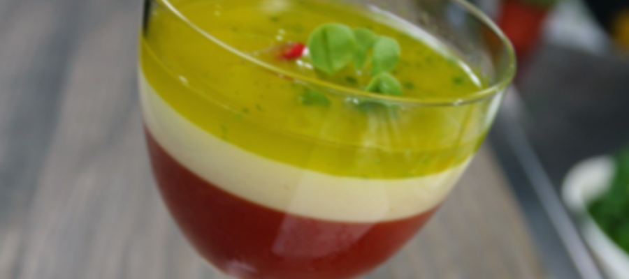 LA RECETA DEL CHEF: Chupito de tomate y queso a las finas hierbas