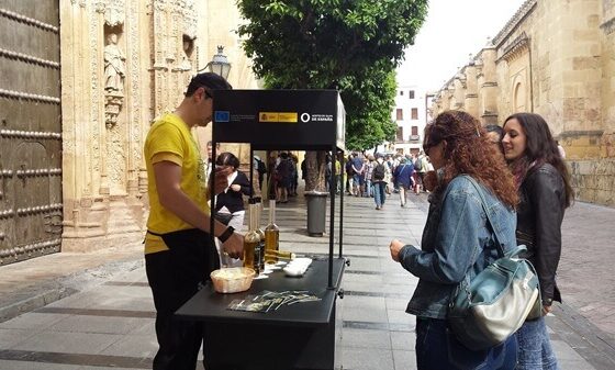 La Experiencia de los Aceites de Oliva sale a la calle con 50 carritos para buscar a consumidores nacionales e internacionales
