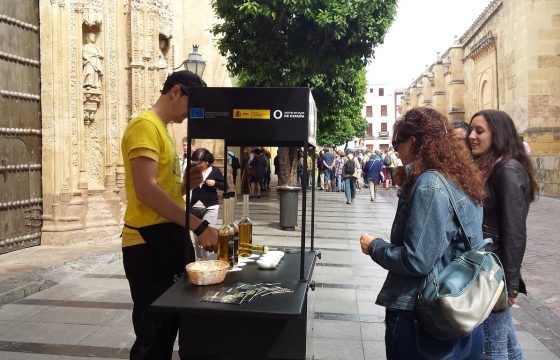 La Experiencia de los Aceites de Oliva sale a la calle con 50 carritos para buscar a consumidores nacionales e internacionales