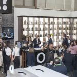 El equipo de la serie de televisión EntreOlivos conoce Expoliva de la mano de Aceites de Oliva de España