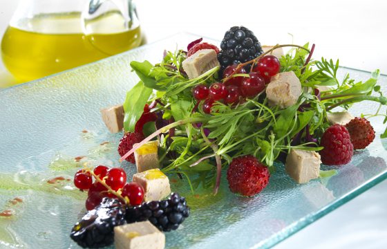 Ensalada de ‘mi cuit’ de ‘foie’ y frutos del bosque