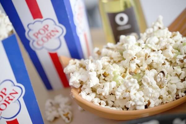 Un snack de lo más adictivo: palomitas con Aceites de oliva de España