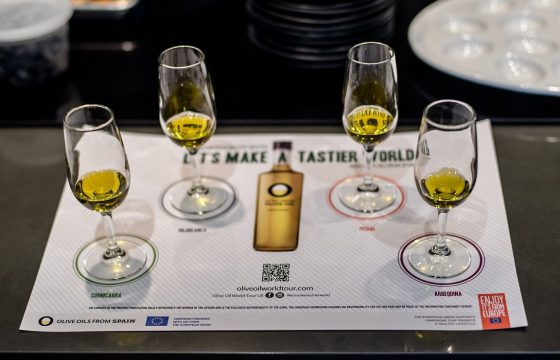 Periodistas de la ciudad de Nueva York descubren las inmensas posibilidades de los Aceites de Oliva de la mano del chef Seamus Mullen
