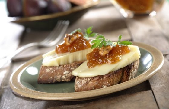 Canapé con confitura de higos