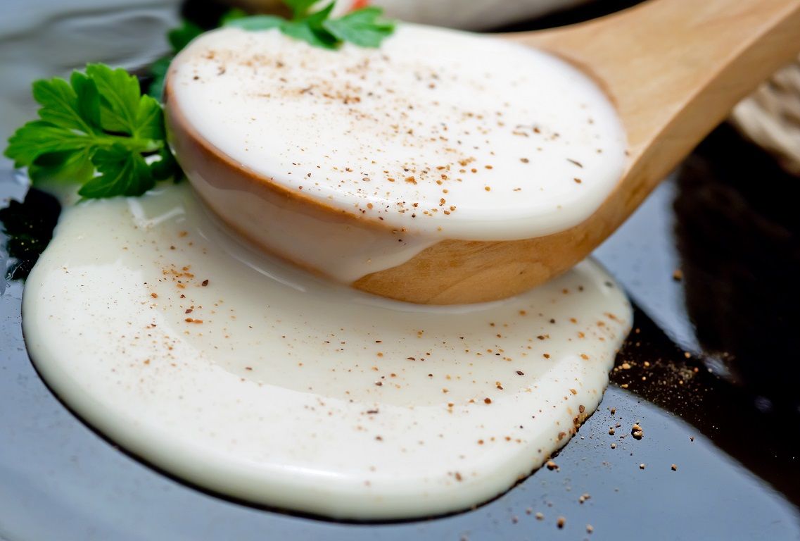 Salsa bechamel con aceite de oliva. Receta fácil