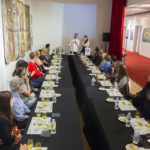 El Instituto Cervantes de Chicago ha acogido un nuevo taller de iniciación a la cata de aceites de oliva virgen extra