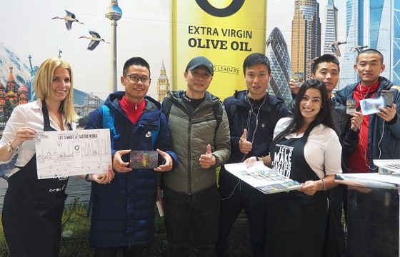 Aceites de Oliva de España y la UE llevan la promoción de los aceites de oliva al Aeropuerto de El Prat, uno de los mayores de Europa