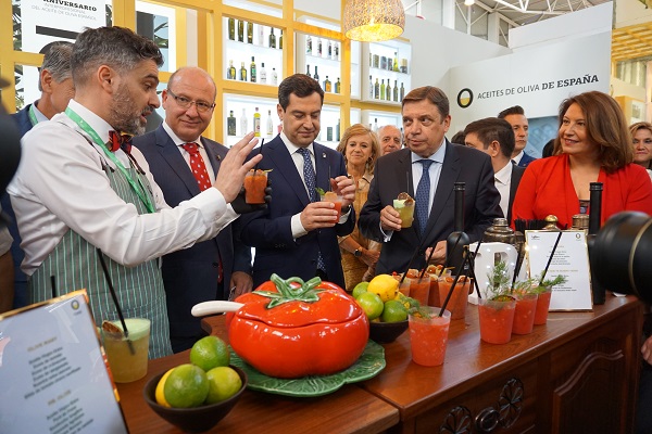 Visita de autoridades al stand de Aceites de Oliva de España