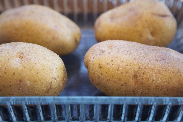 Como preparar patata rellena de trucha ahumada