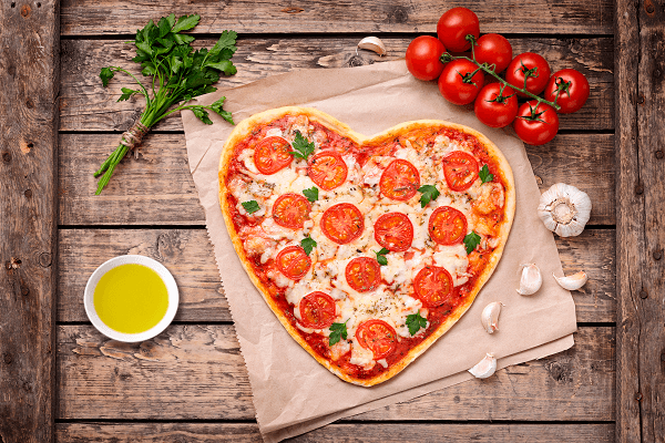 Pizza Casera con forma de corazón