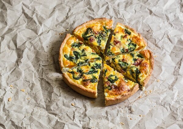 Prepara una deliciosa quiche sin nata en menos de una hora