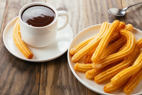 Los churros son uno de los desayunos y meriendas tradicionales de España