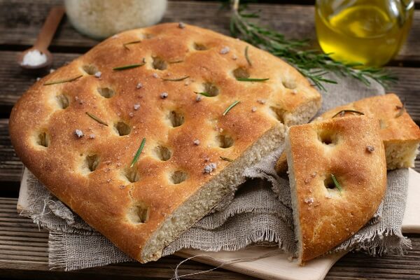 El pan casero de aceite de oliva es muy  fácil de preparar