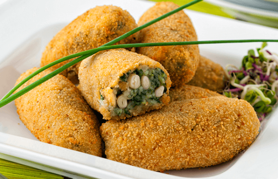 Croquetas de espinacas y piñones