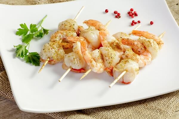 Brocheta de rape con langostinos