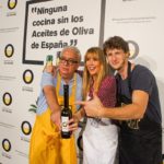 Nicolás Coronado, Raquel Meroño y Leo Harlem versionan recetas de toda la vida con los Aceites de Oliva como ingrediente estrella en un innovador reto gastronómico