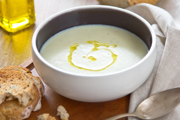 Sopa de coliflor con aceite de oliva