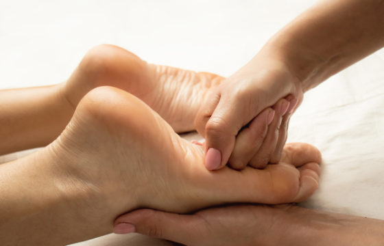 Cuidado de los pies con aceite de oliva