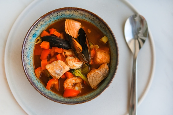 sopa de pescado y marisco