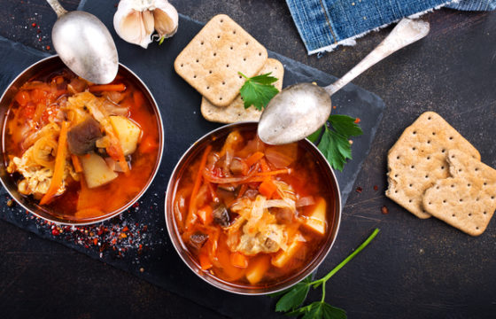 Receta de borsch: sopa de remolacha con aceite de oliva