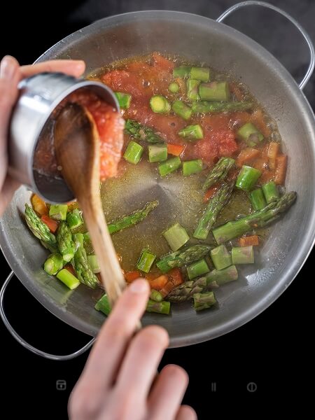 Arroz con espárragos y guisantes