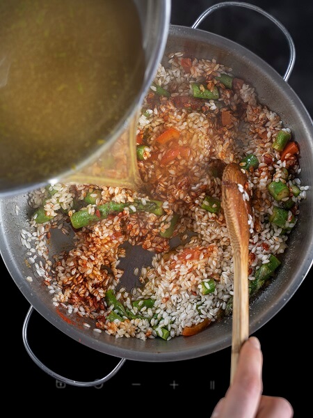 Arroz con espárragos y guisantes