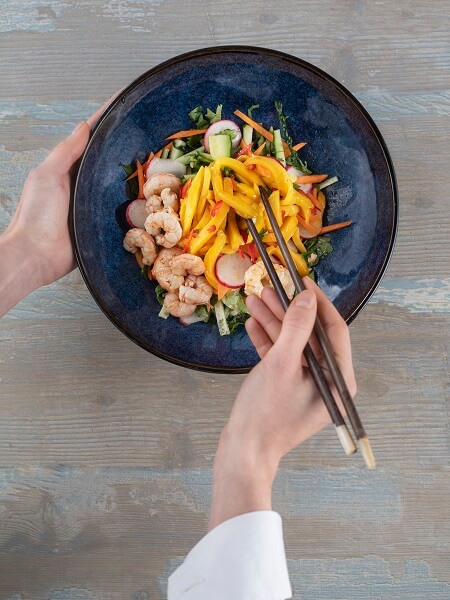 Ensalada asiática con gambas