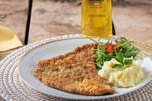 Escalope Schnitzel con puré de patatas