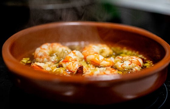 Gambas al ajillo con aceite de oliva español