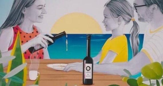 La artista Beatriz Naranjalidad homenajea la tradición del aceite de oliva español en su nueva ilustración